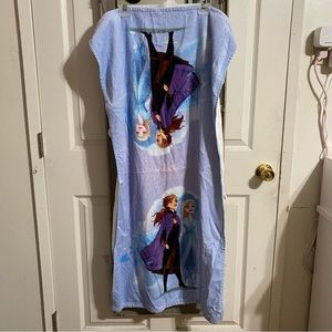 disney frozen 2 towel NWOT